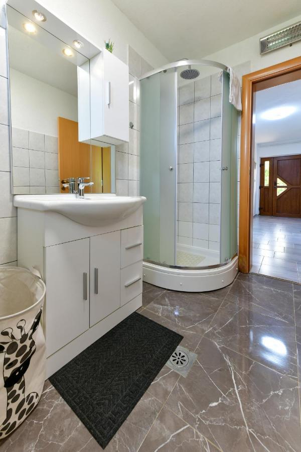Apartman Plum Plitvice Drežnik Grad Extérieur photo